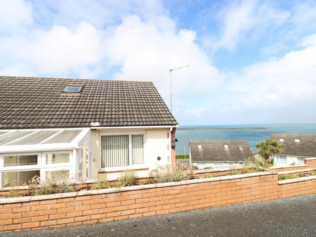 Murmur y Mor, Goodwick