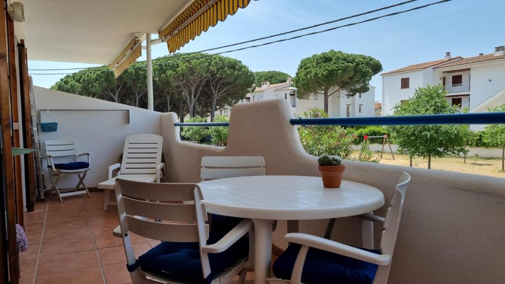 Apartamento familiar con piscina y wifi - 3