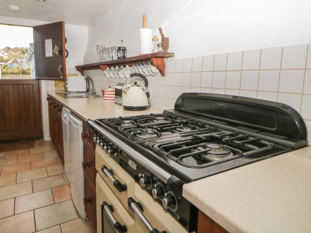 Oak Cottage, Plymouth photo 7