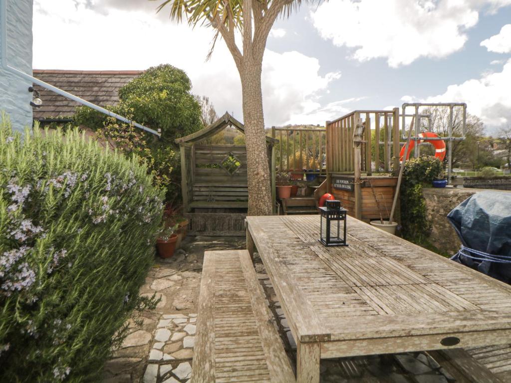 Oak Cottage, Plymouth photo 8