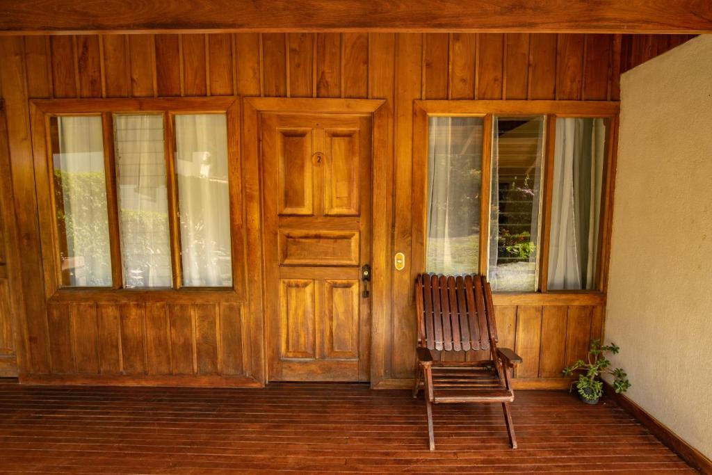 Cowboy Hostel - Habitaciones con Bano Privado — Hotel in Monteverde