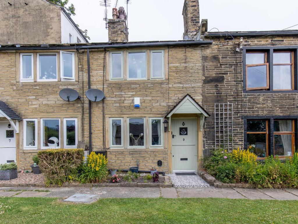 Mischa Cottage, Bradford