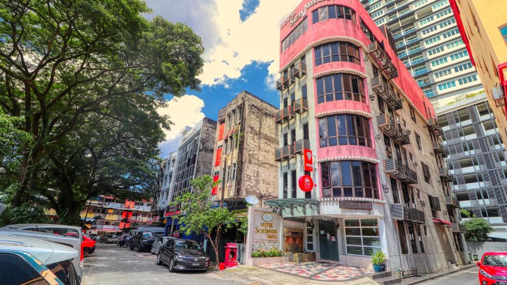 Hotel Seniman photo