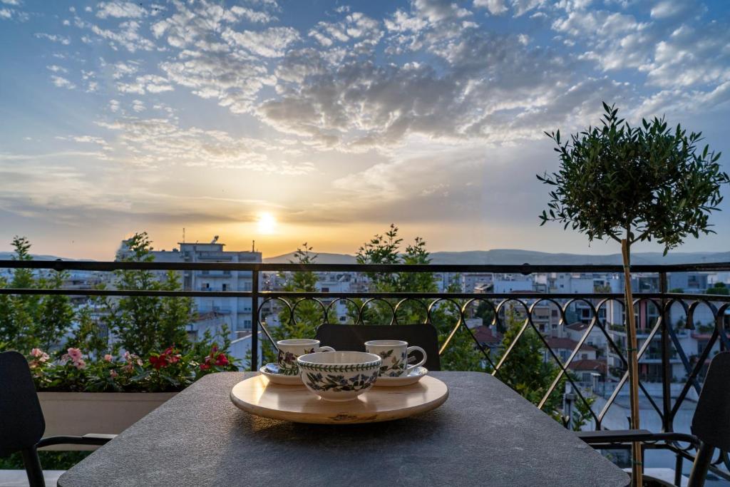 Seventh Floor, Volos