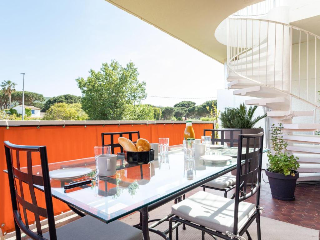 Apartment Les Patios-7 by Interhome - 2