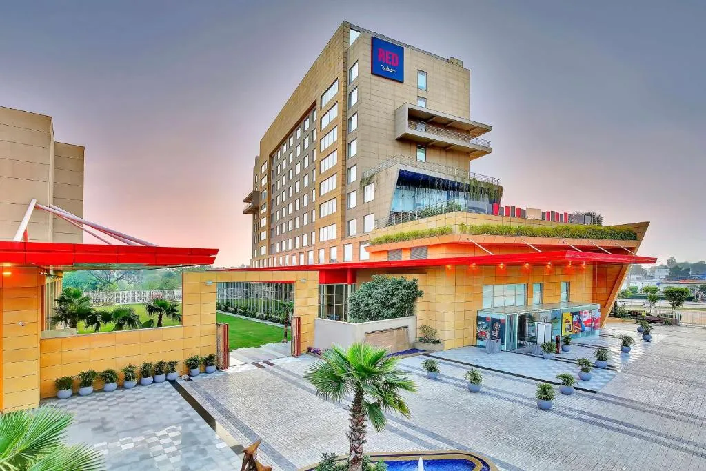 Radisson RED Chandigarh Mohali，位于钱德加尔的酒店