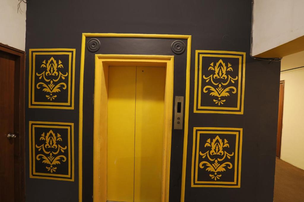 FabHotel Jaipur Emerlad photo