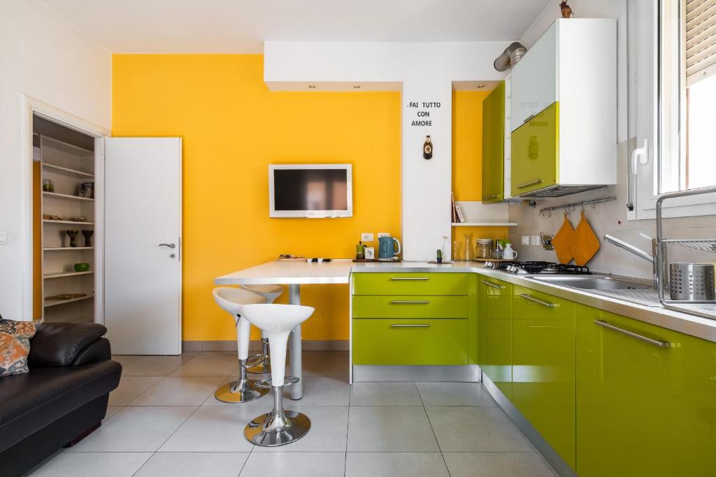 Bergonzoni Modern Apartment by Wonderful Italy - 2