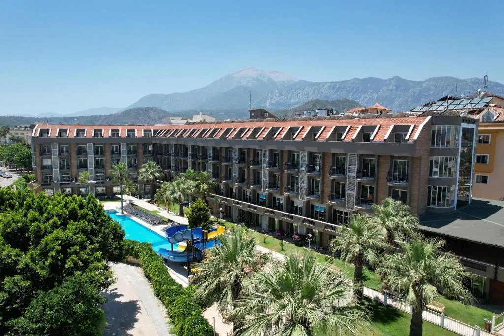 Camyuva Beach Hotel, hotel in Kemer