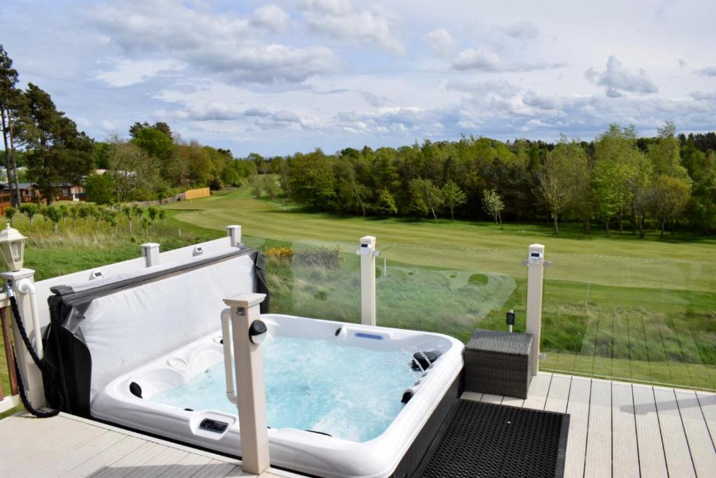 Hot Tub Lodge, Swarland photo 4