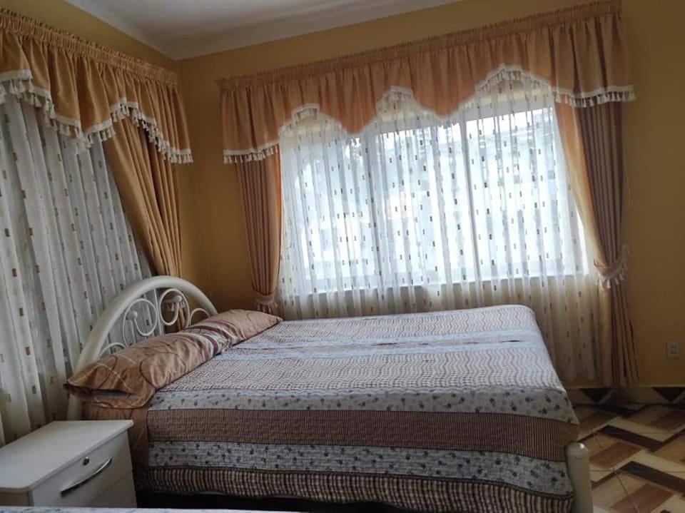 Hostal Flores — Hotel in La Paz