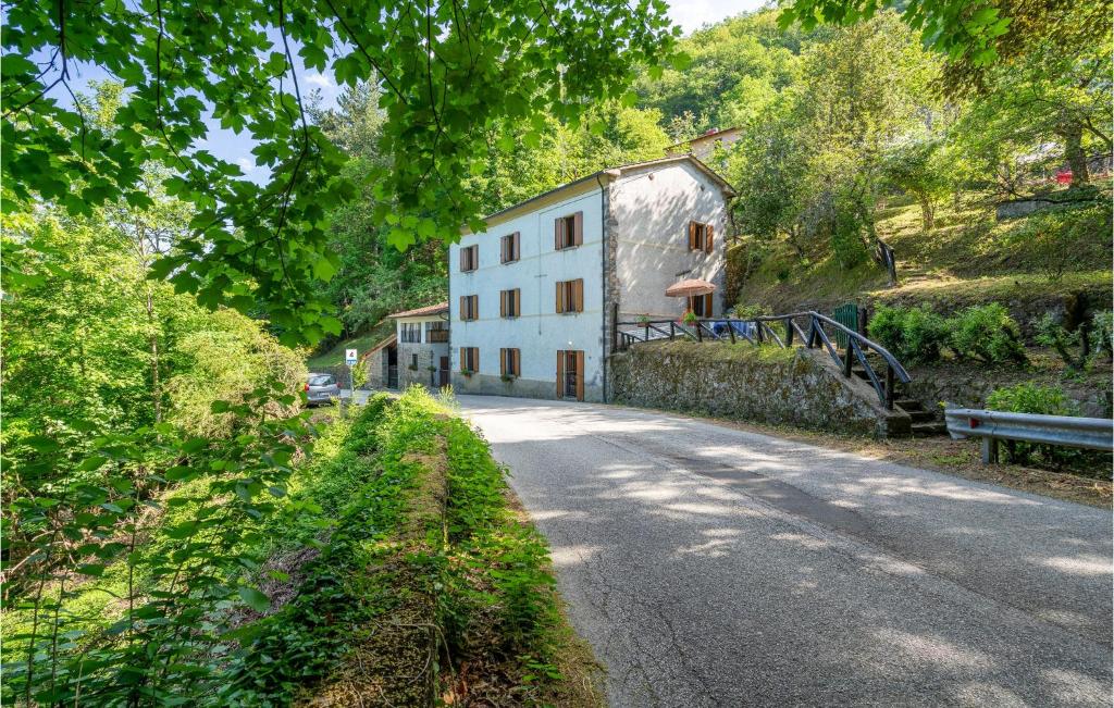 Stunning Home In Migliorini With Wifi And 3 Bedrooms
