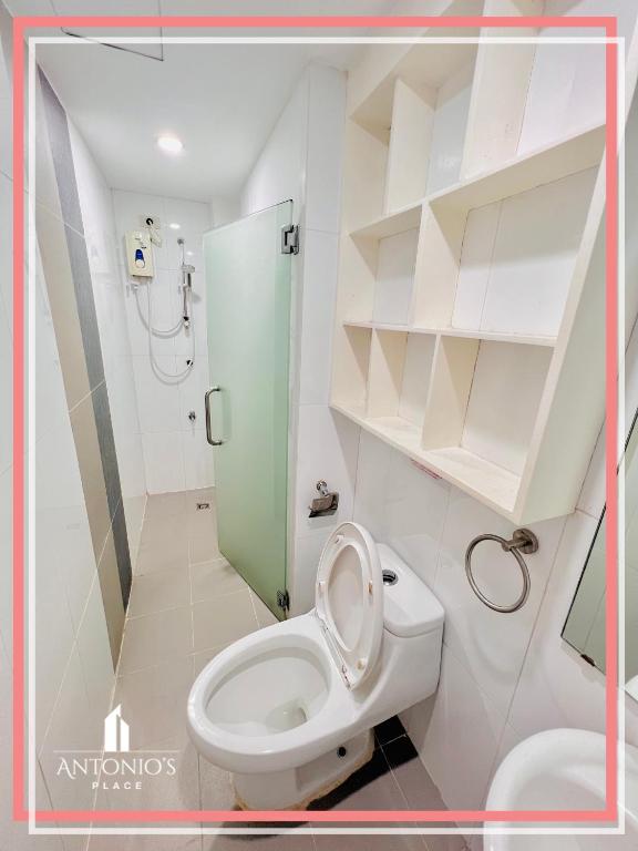 Captivating View of BGC Loft Unit FREE WIFI & NETFLIX at Fort Victoria BGC photo