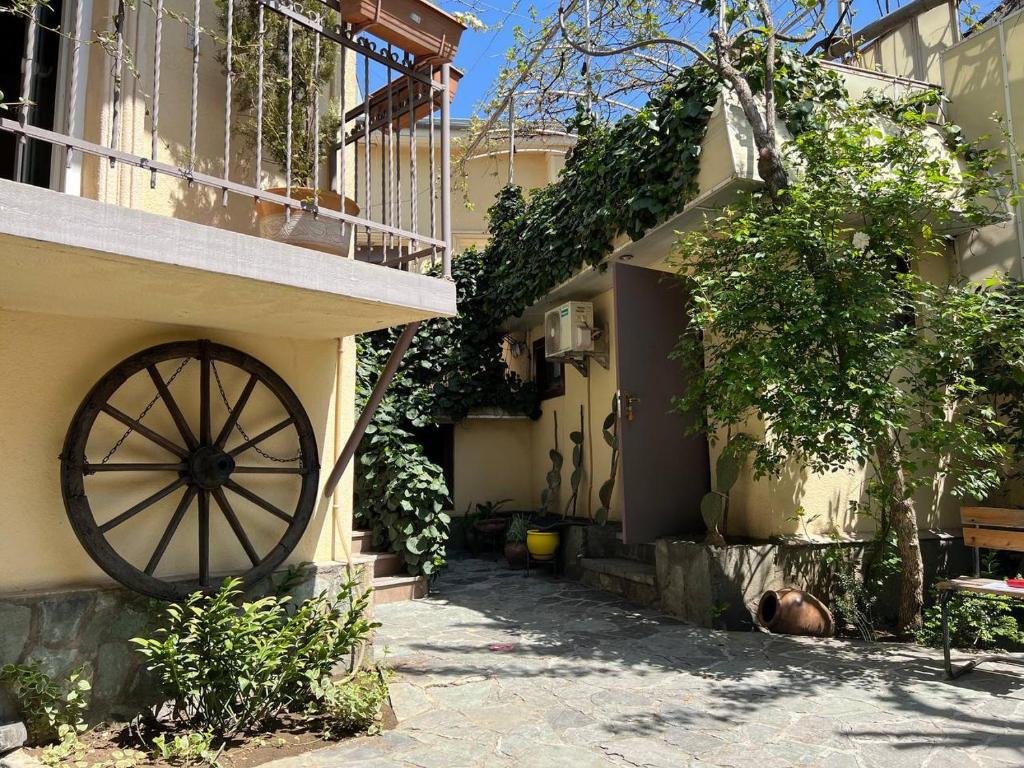 Georgian House — Hotel in Tbilisi