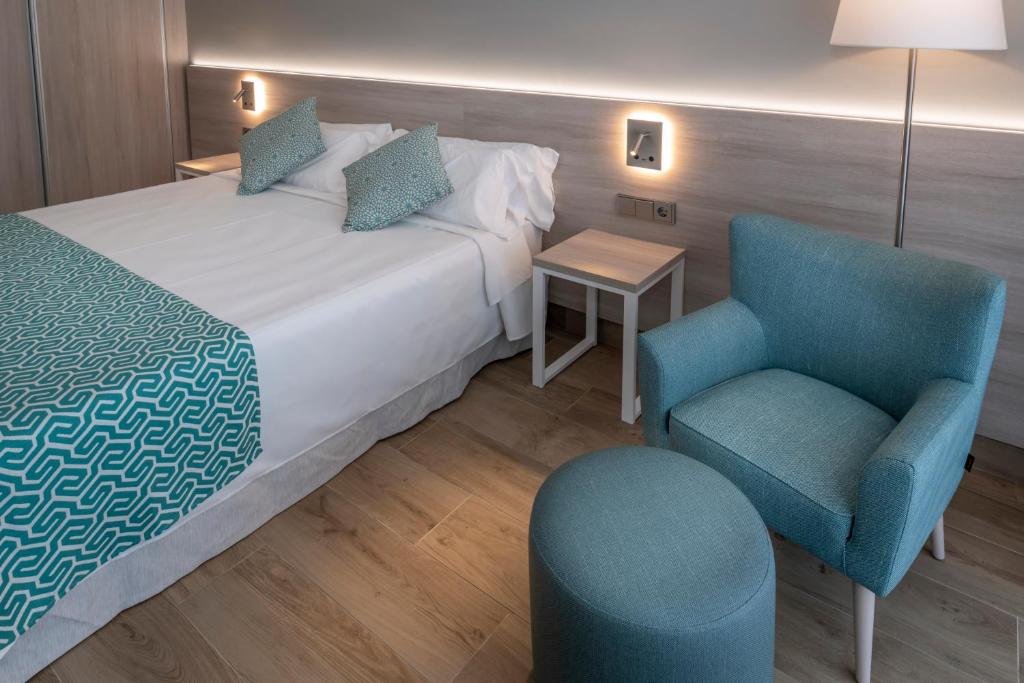 4R Casablanca Playa — Hotel rooms in Salou, Catalonia