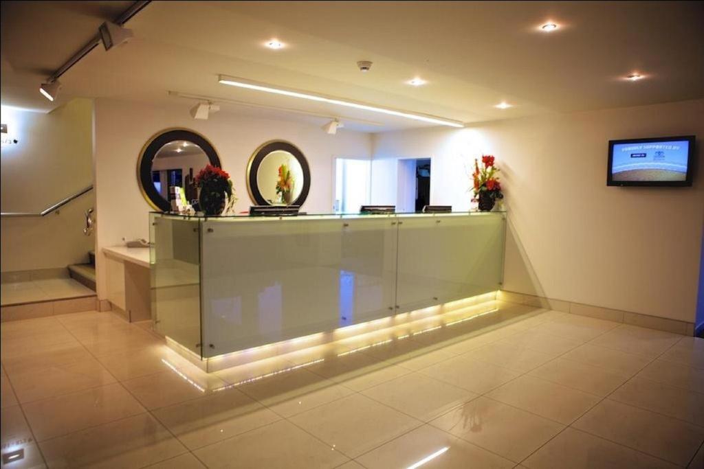 เดอะ ดีวอน โฮเต็ล & คอนเฟอเรนท์ เซนทรี่ (The Devon Hotel & Conference Centre)