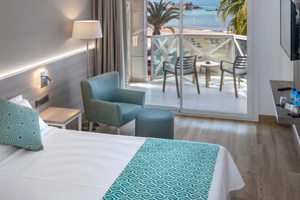 4R Casablanca Playa — Hotel rooms in Salou, Catalonia