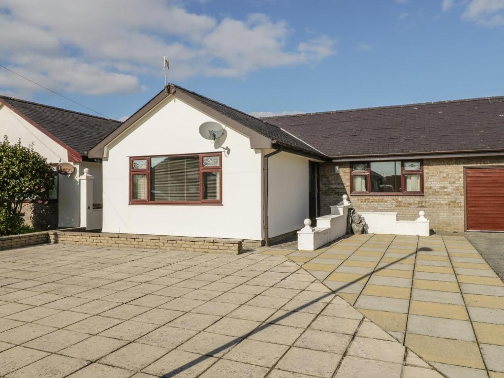 Rhos Deiniol, Porthmadog