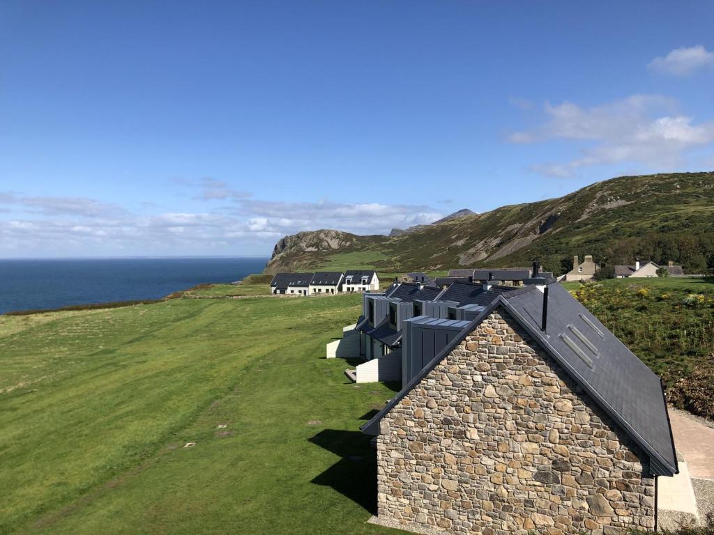 16 - 3 Bedroom Cottage - LP, Pistyll