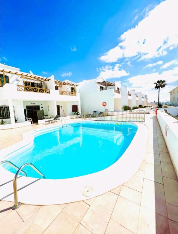 Heated pools-200m beach- Wifi - 3