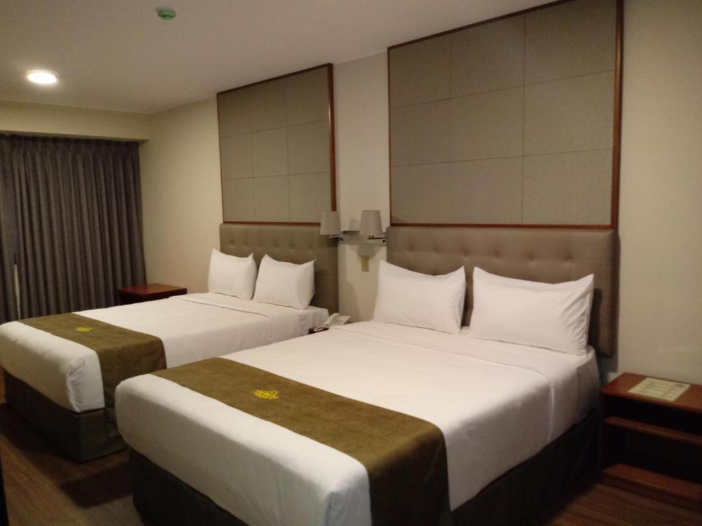 Hotel Candamo photo
