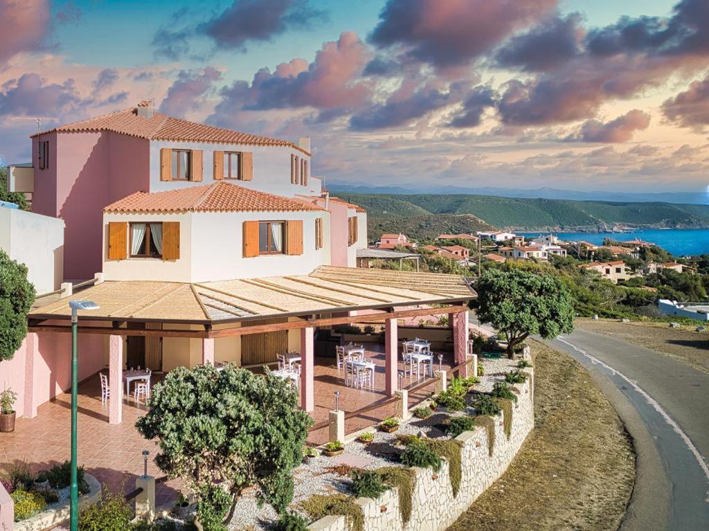 Hotel Trinita dei Corsari — Hotel in Torre Dei Corsari