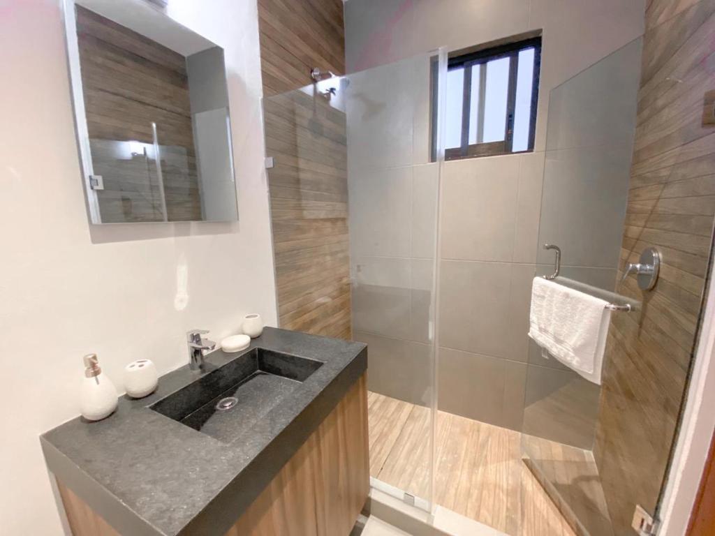 Cosmos 42 - New Modern Studio close to the 5th Av & the beach - 5