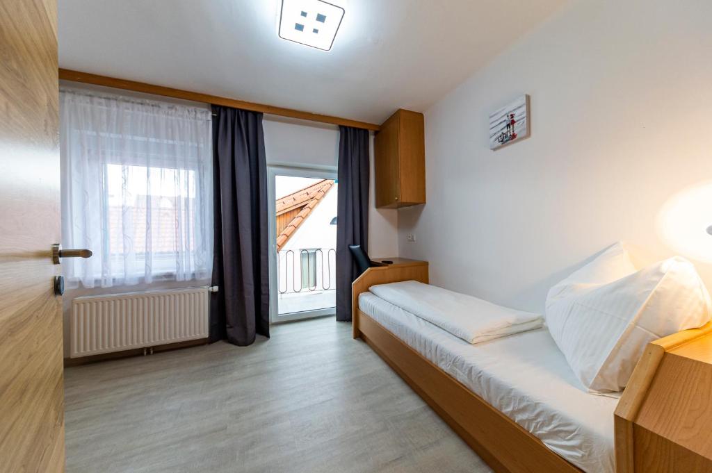 Zeltweg-Rooms - 4