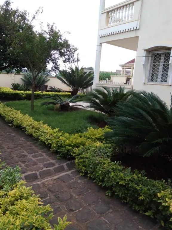 MANOIR DES PRINCESSES BAFOUSSAM, hotel in Bafoussam