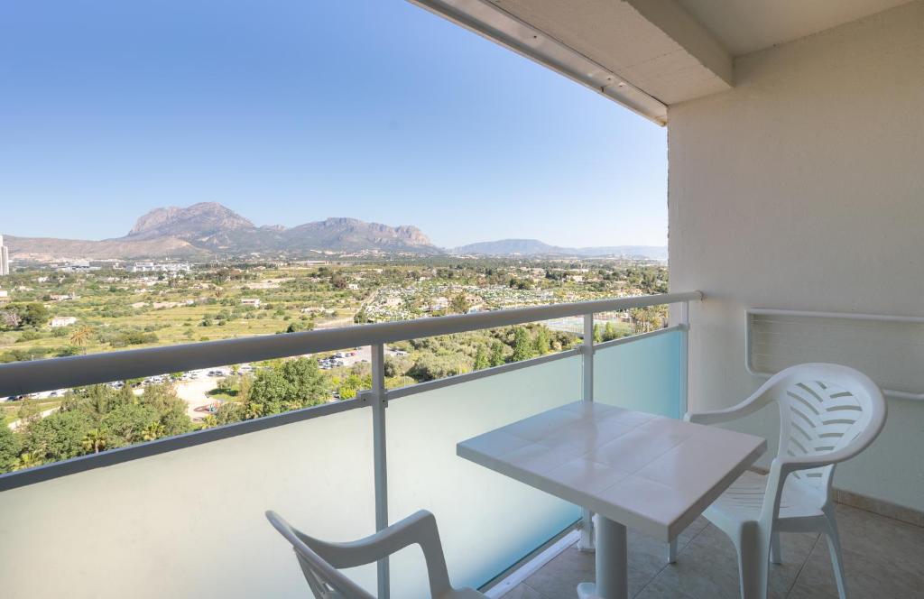 Medplaya Hotel Flamingo Oasis — Hotel rooms in Benidorm, Valencian Community