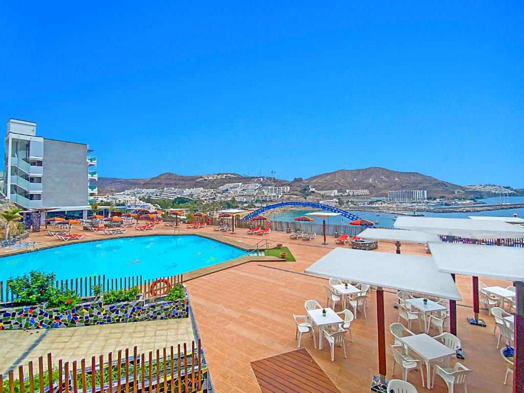 Punta Del Rey Only Adults — Swimming pool in Puerto Rico, Canary Islands