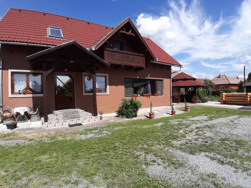 Becze Vanda kulcsoshaz photo
