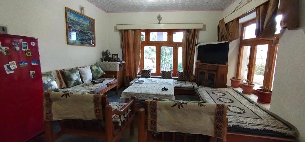 Thangkop House photo