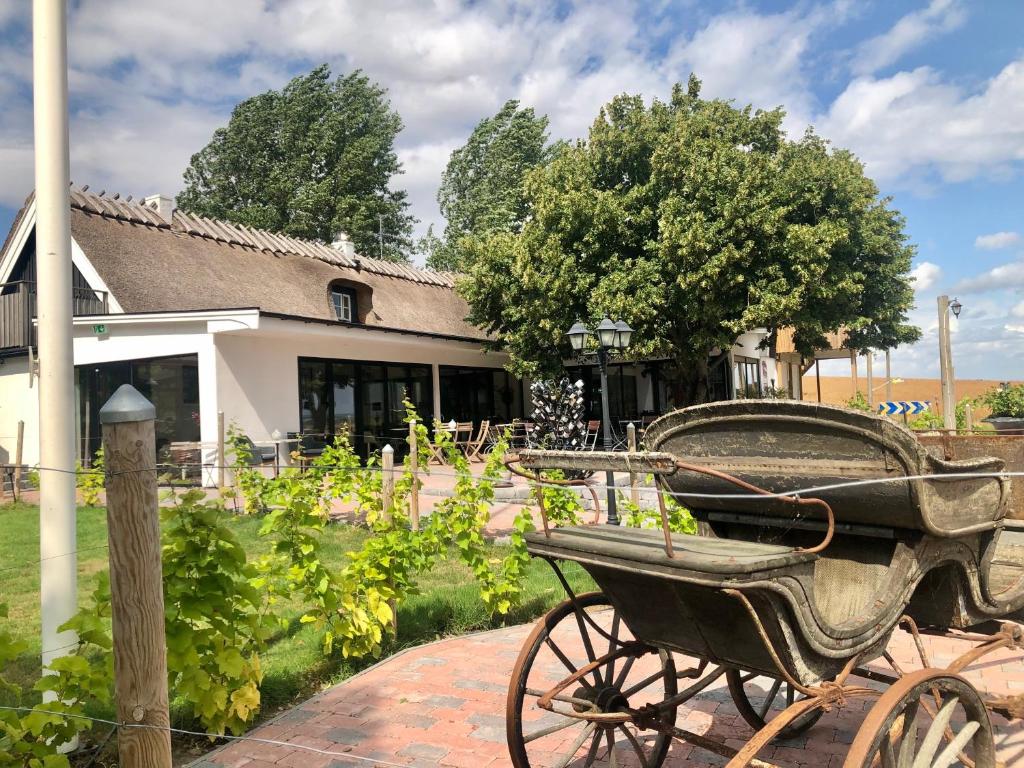 Sydkustens at Pillehill — Hotel in Skivarp