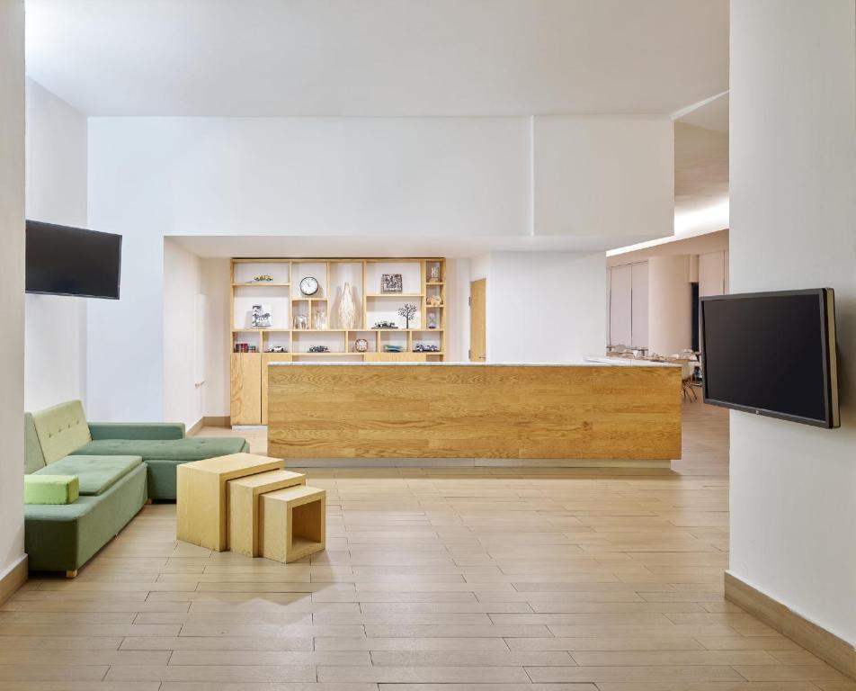 フロント・ロビー