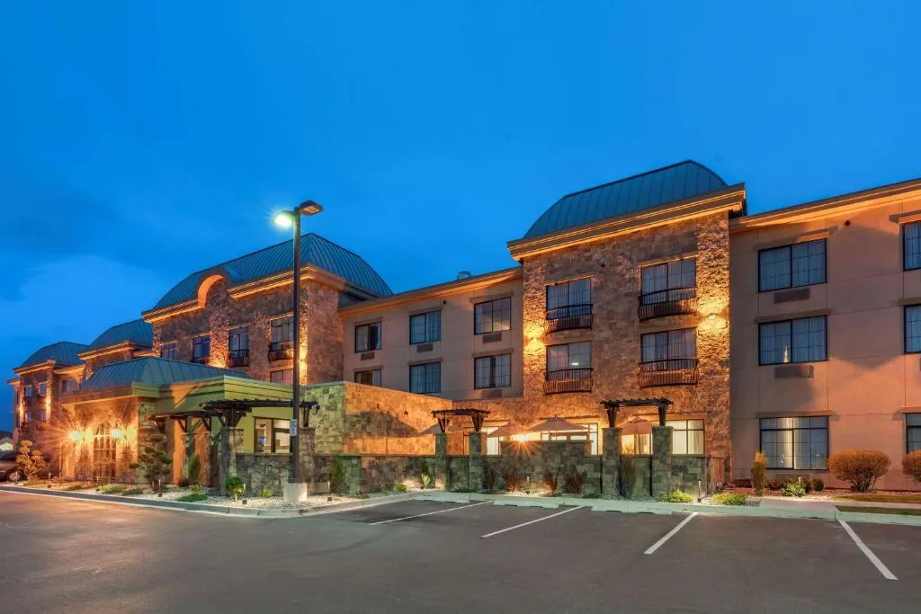 Best Western Premier Pasco Inn and Suites，位于帕斯科的酒店