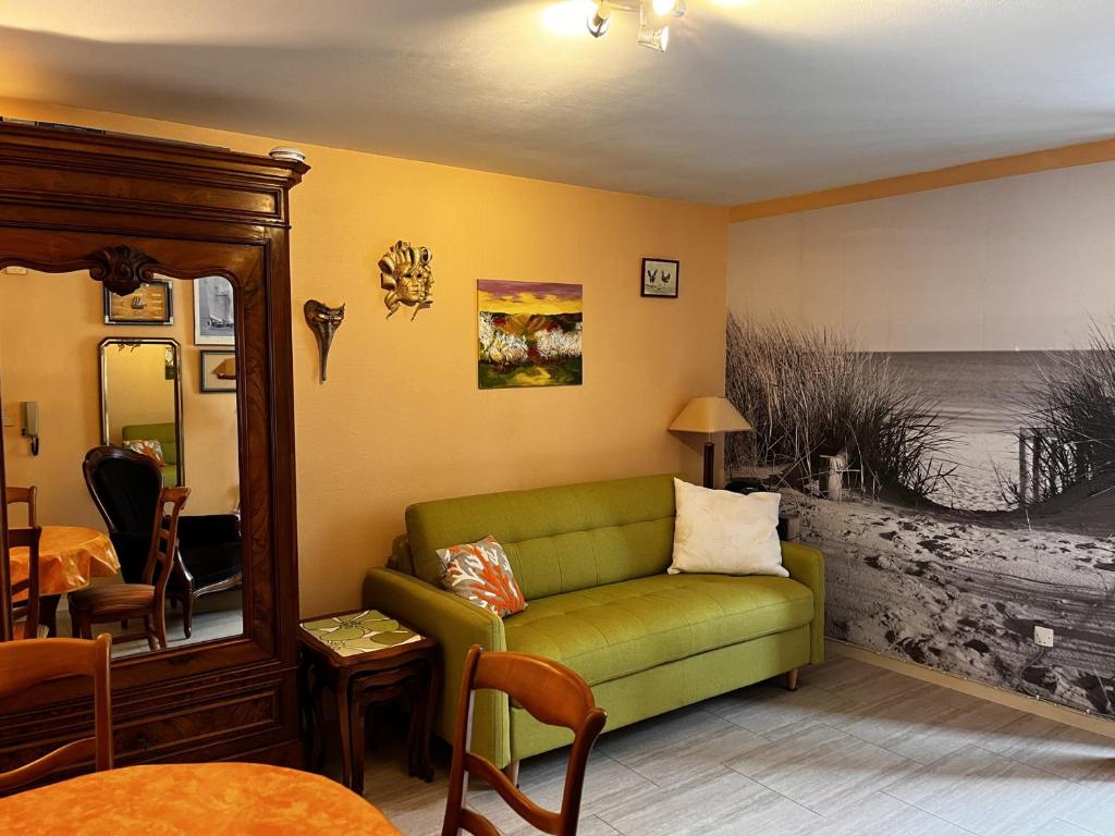 Studio cosy pour 2 à 50m de la plage, centre-ville, tout équipé - FR-1-197-507 - 3