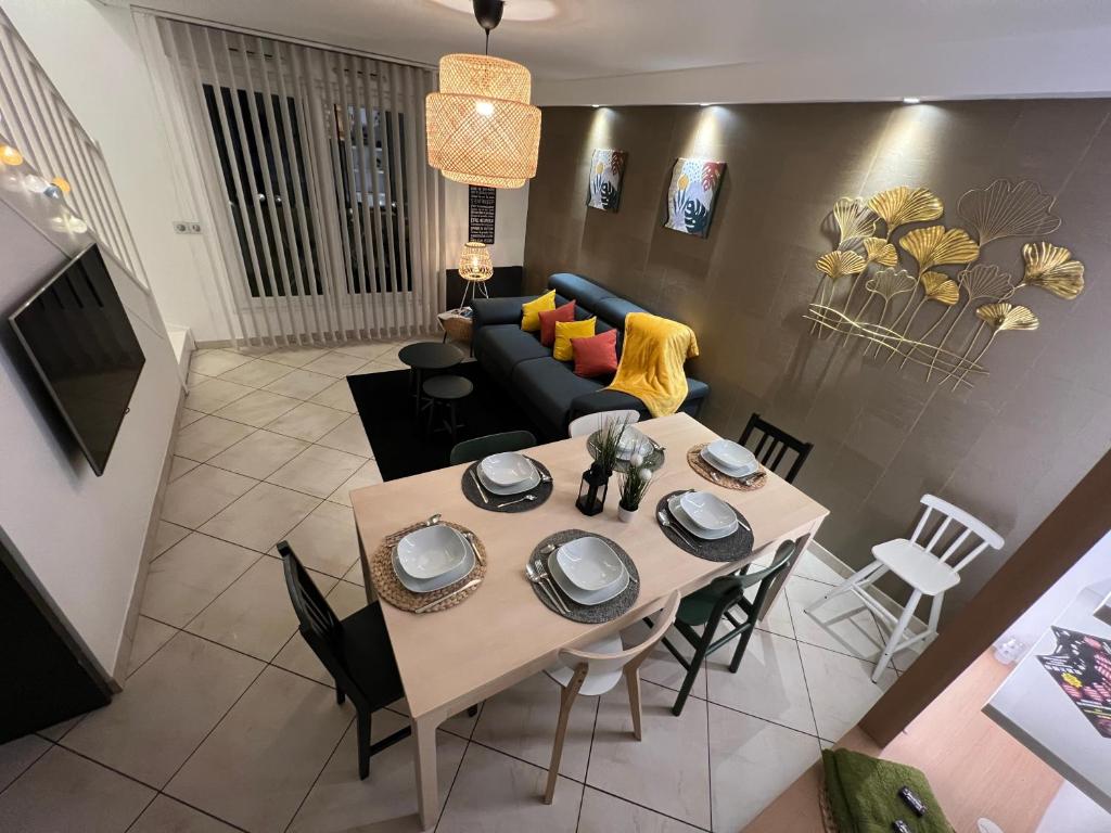 Duplex T3 Moderne au Metro - Clim & Parking Privé - 5