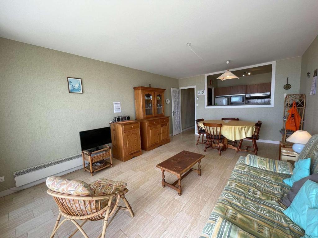 Appartement familial à 50m de la plage avec parking privé, balcon et lave-linge - FR-1-224C-60 - 5