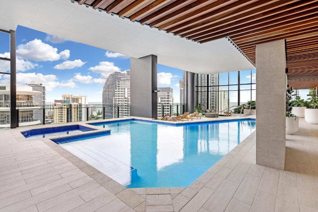 Lamour Ocean View Apartment I in Casino Broadbeach - free parking photo