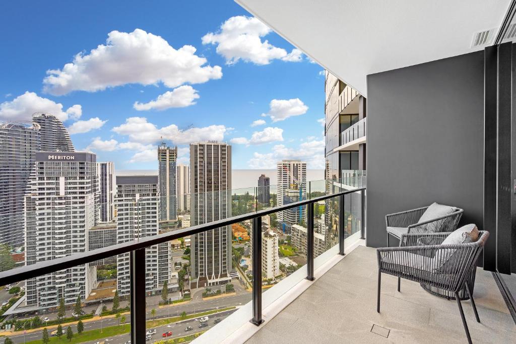 Lamour Ocean View Apartment I in Casino Broadbeach - free parking photo