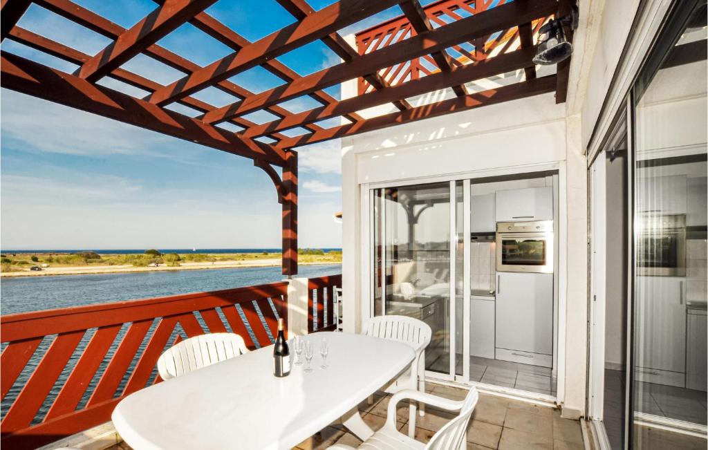 1 Bedroom Gorgeous Apartment In Saint-Cyprien - 3