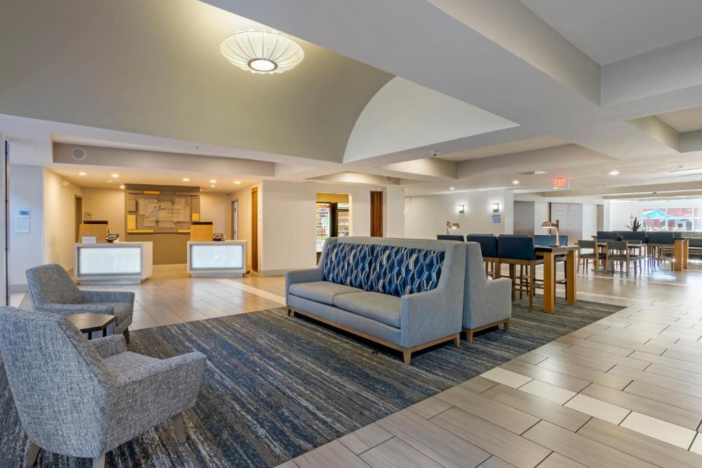Holiday Inn Express Hotel & Suites - The Villages photo