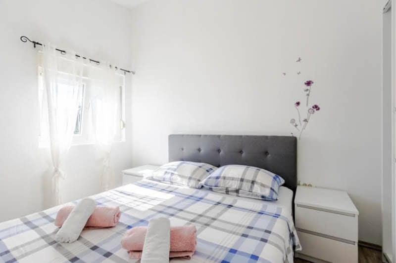 Apartment Iva — Hotel in Zadar