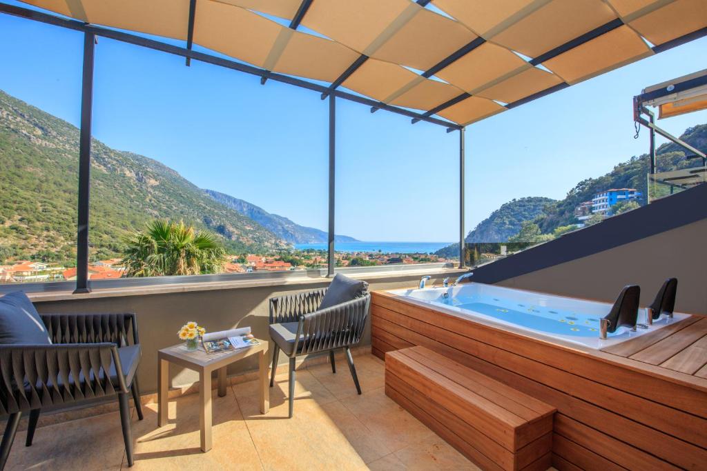 Morina Deluxe Hotel — Hotel rooms in Ölüdeniz, Mugla