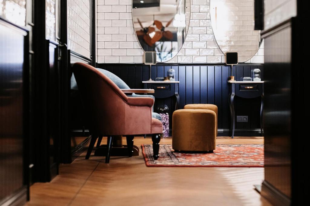 โฮเทลเครฟส์ (Craves Hotel)