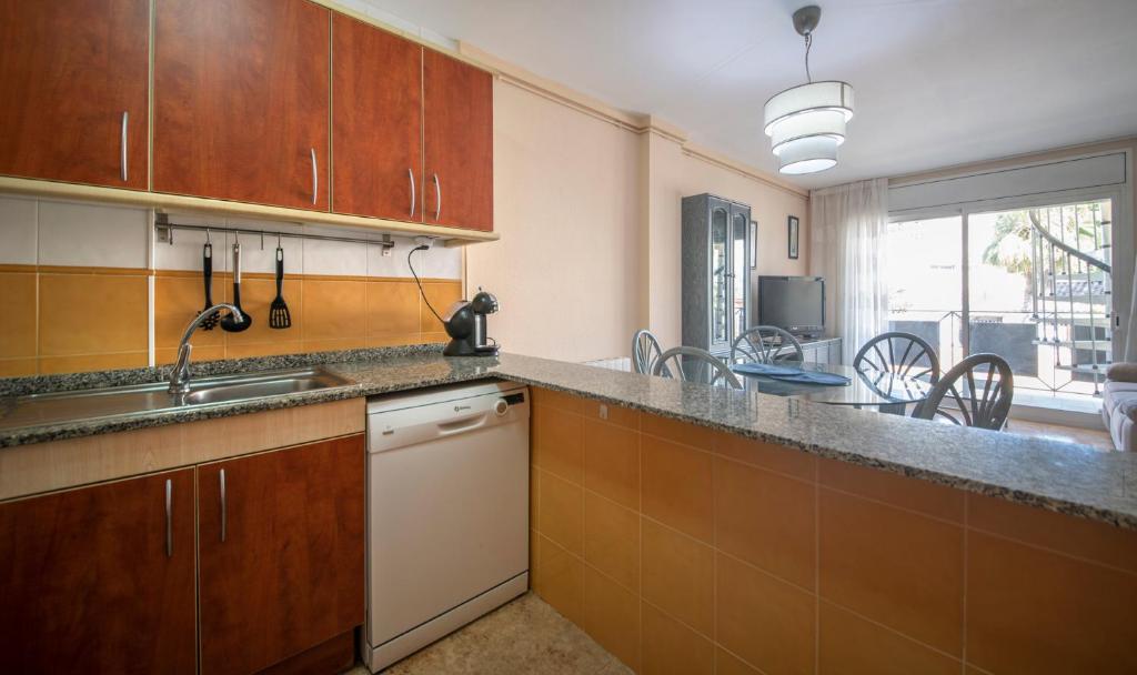 R129 Apartamento con terraza y piscina comunitaria cerca de la playa - 3