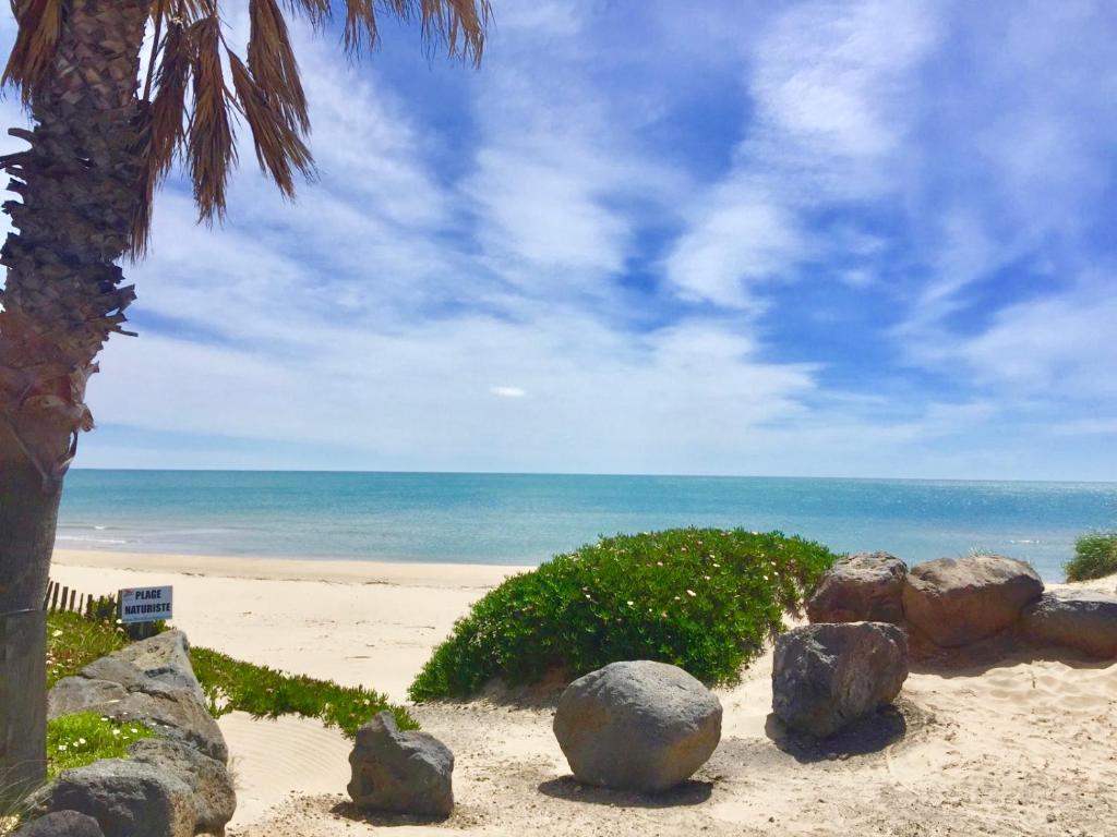 VILLA LUXE - 50 NUANCES - VILLAGE NATURISTE CAP D AGDE- 80 M PLAGE - 3