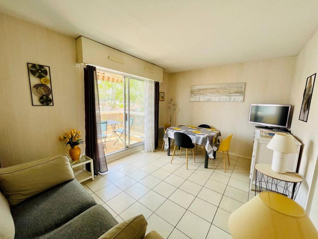 Appartement T2 à Arcachon – 400m de la Plage, Terrasse, Parking, Résidence de Standing - FR-1-433-78 - 2