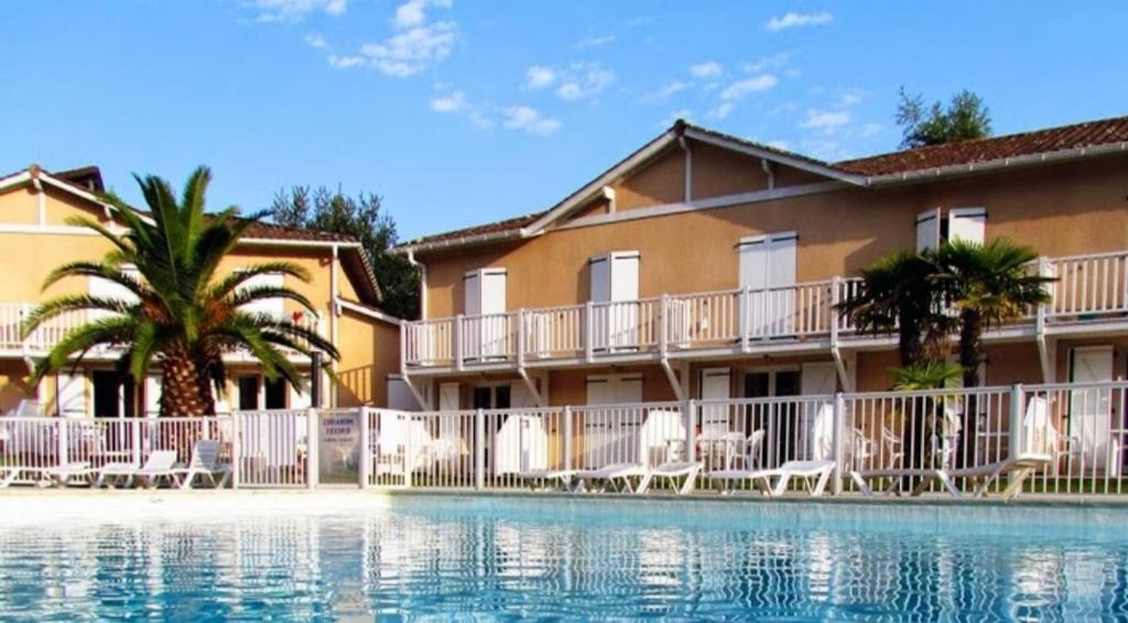 Petit oasis avec piscine - 3